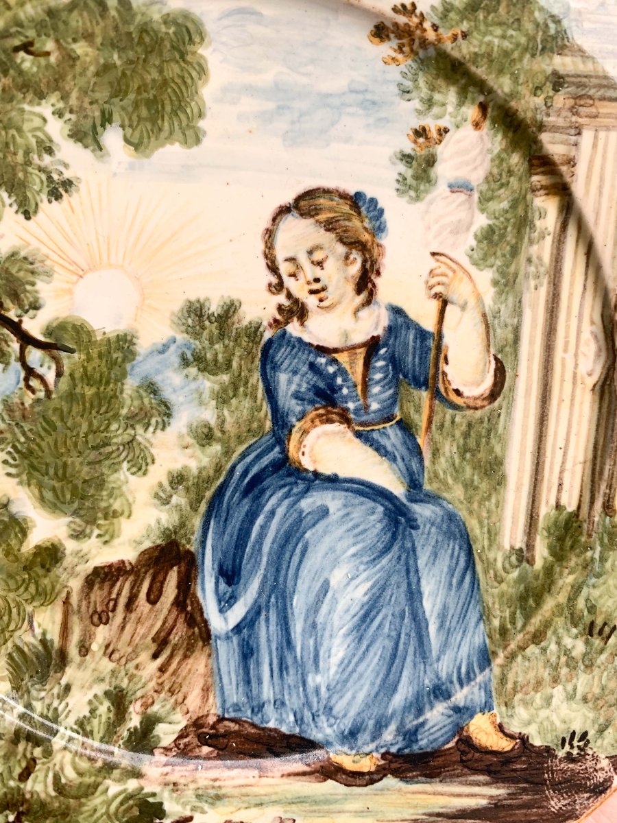 Nicola Cappelletti. Castelli. Maiolica con giovane donna con fuso e rovine, metà XVIII s.-photo-3