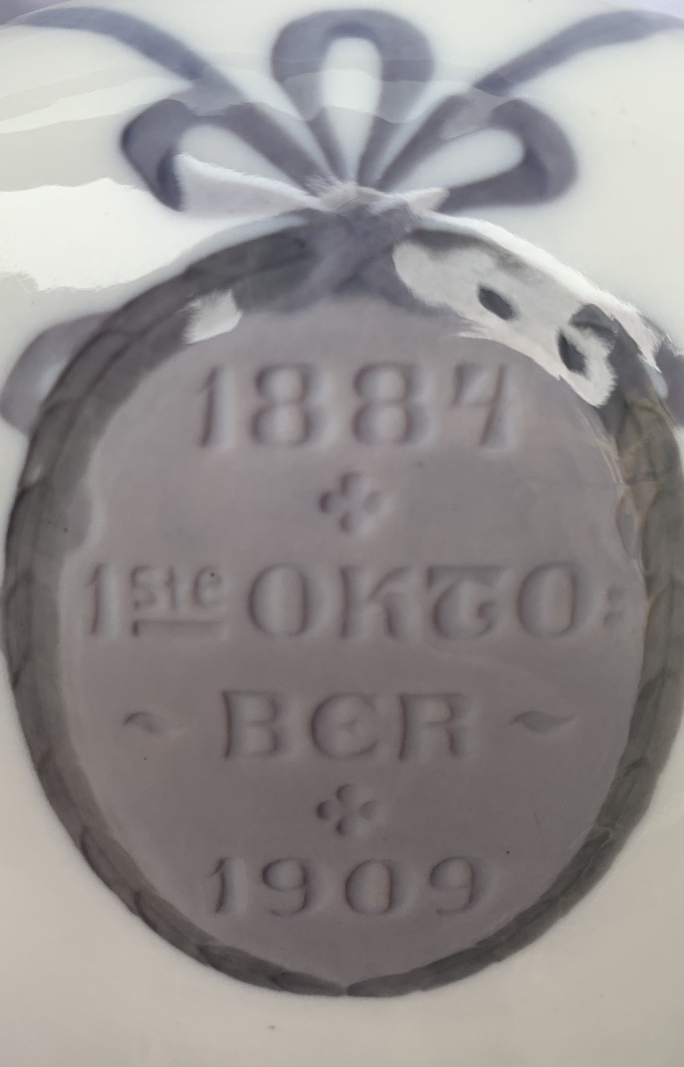 Vaso Royal Copenhagen del 1909 con veduta della sede del giornale danese Politiken. Porcellana -photo-3