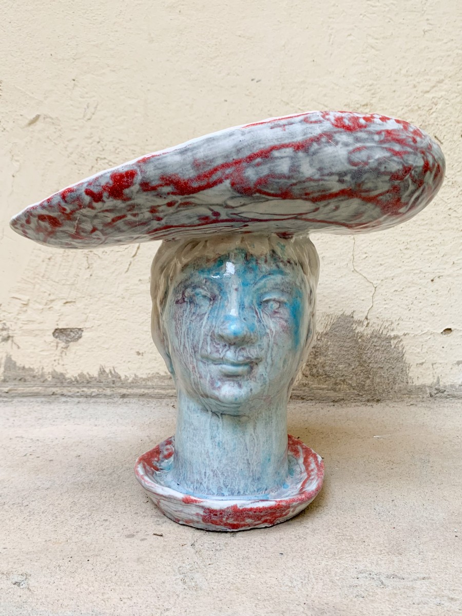 Scultore toscano del Novecento - Donna con cappello, terracotta smaltata 