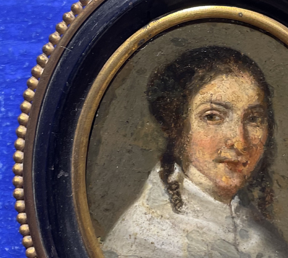 Miniatura su rame. Ritratto di dama con colletto bianco. Scuola olandese, 1630–1640. -photo-7