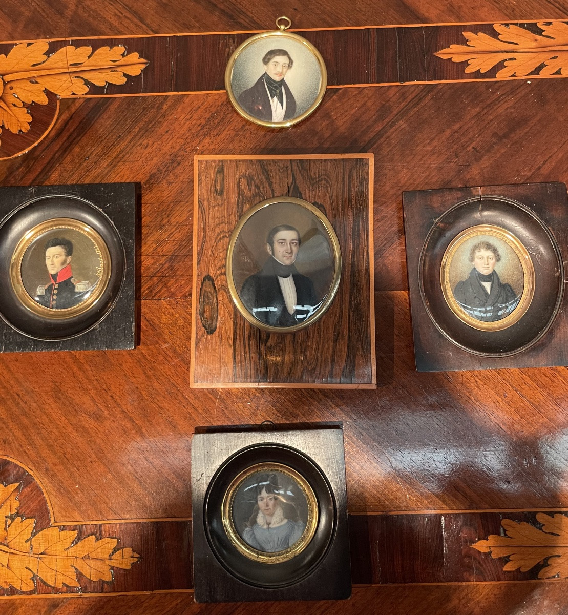 Ritratto miniatura di giovane uomo, firmato M. Chavelon (?), circa 1835–1840,  Cm 17x13-photo-5