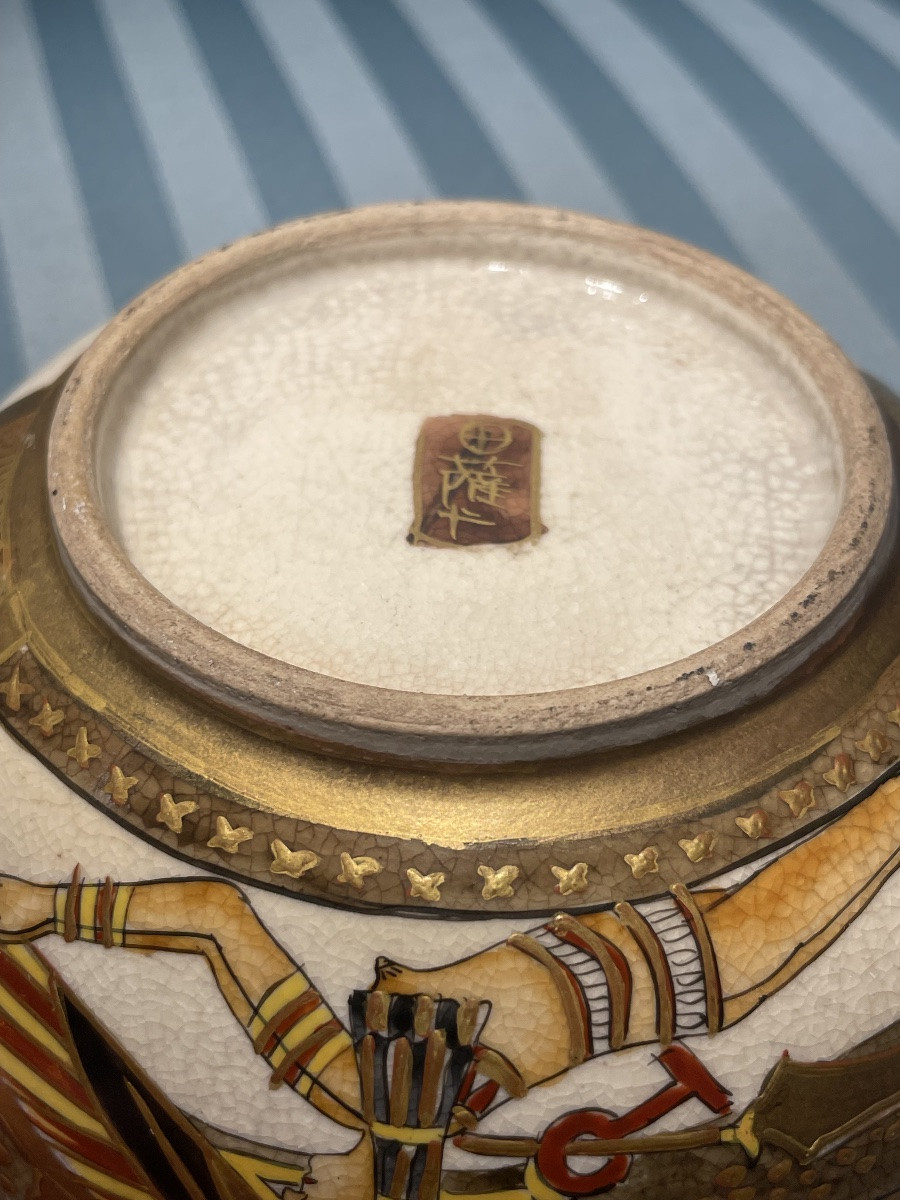 Ciotola giapponese in ceramica Satsuma con decoro egizio, periodo Meiji–Taishō (1890–1915)-photo-2