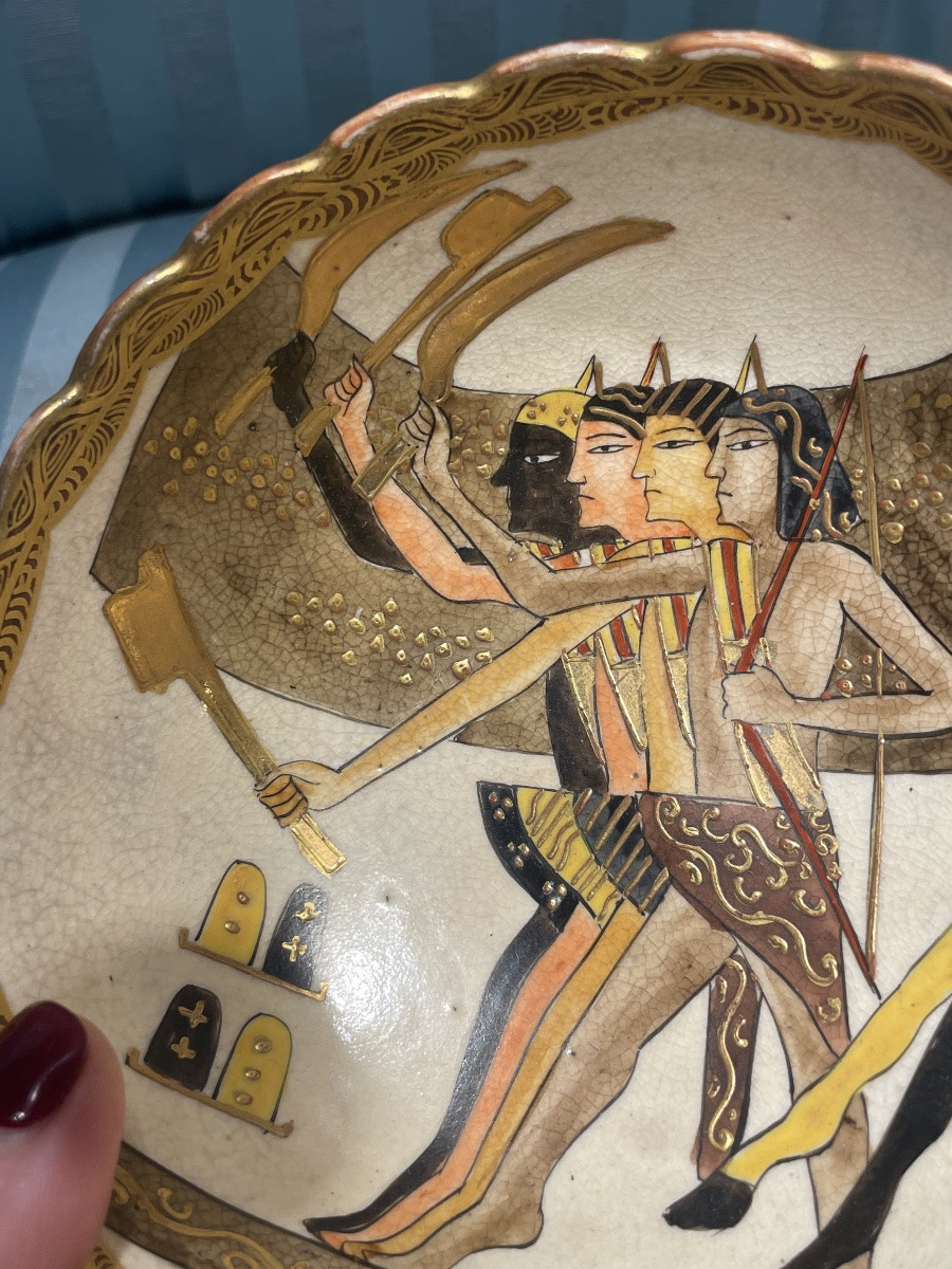 Ciotola giapponese in ceramica Satsuma con decoro egizio, periodo Meiji–Taishō (1890–1915)-photo-4