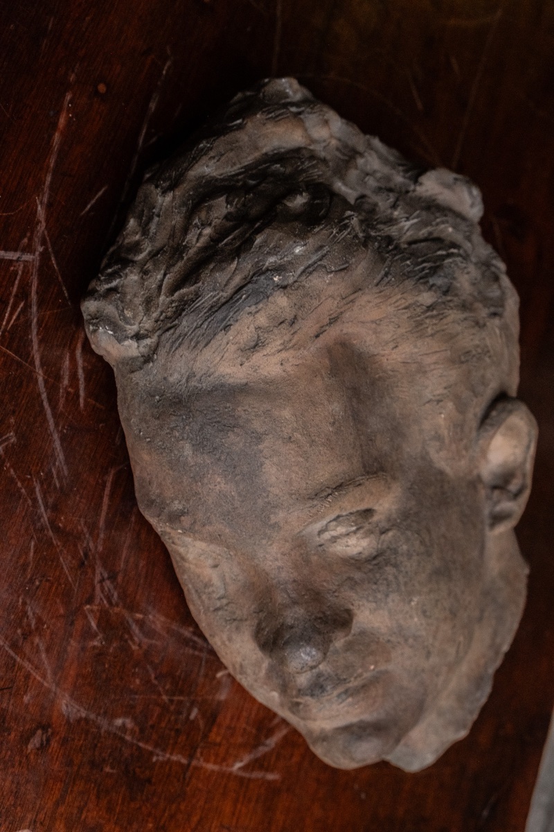 Giorgio Rossi (1892–1963), Testa asimmetrica d’uomo in terracotta, anni 1930, h. 34 cm -photo-5