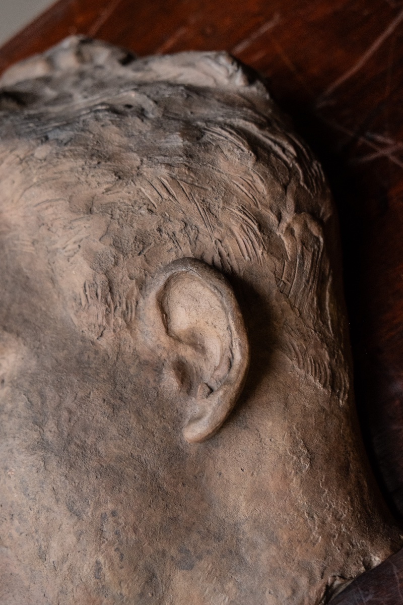 Giorgio Rossi (1892–1963), Testa asimmetrica d’uomo in terracotta, anni 1930, h. 34 cm -photo-6