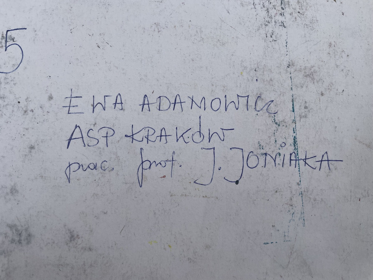 Ewa Adamowicz, Composizione con forme fossili e centauro, Parigi 1989  -photo-3