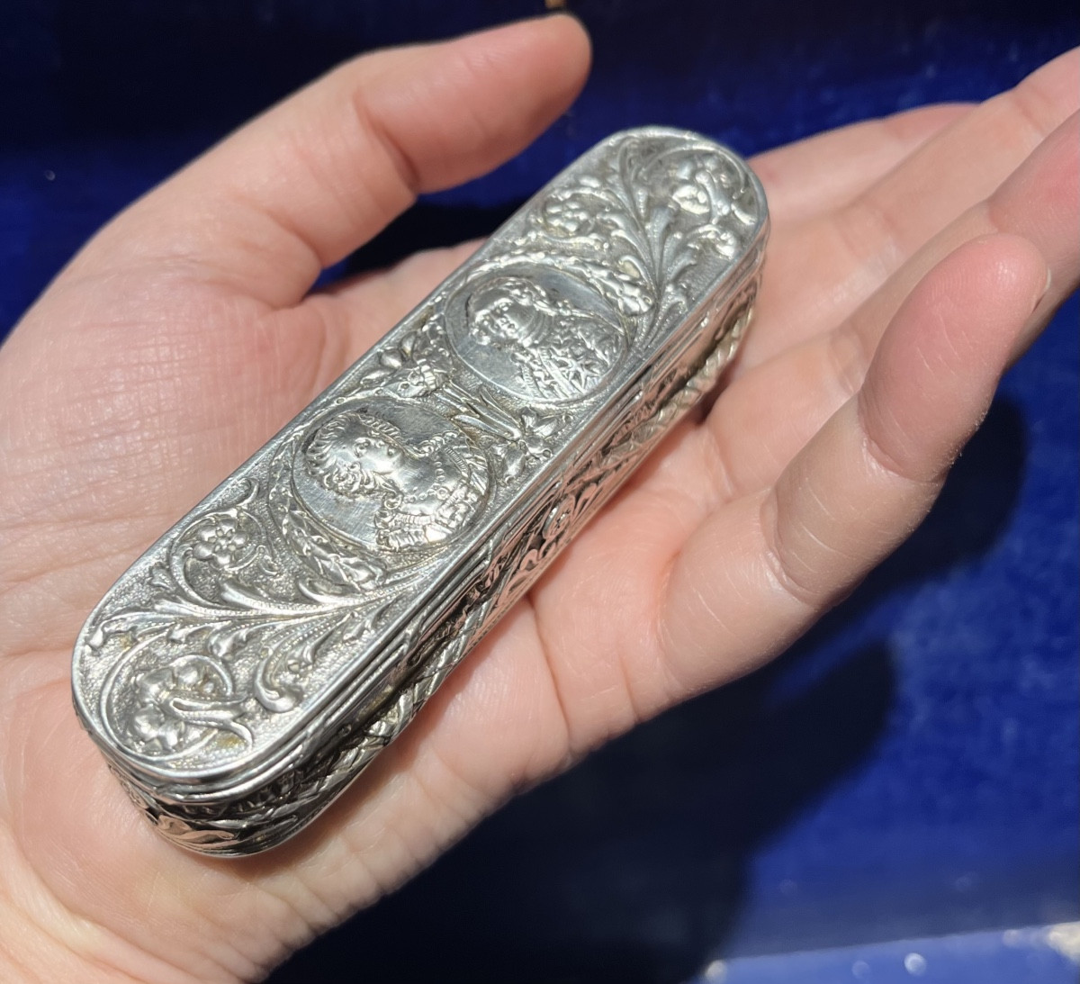 Astuccio in argento con ritratti di Luigi XVI e Maria Antonietta, XIX secolo-photo-2