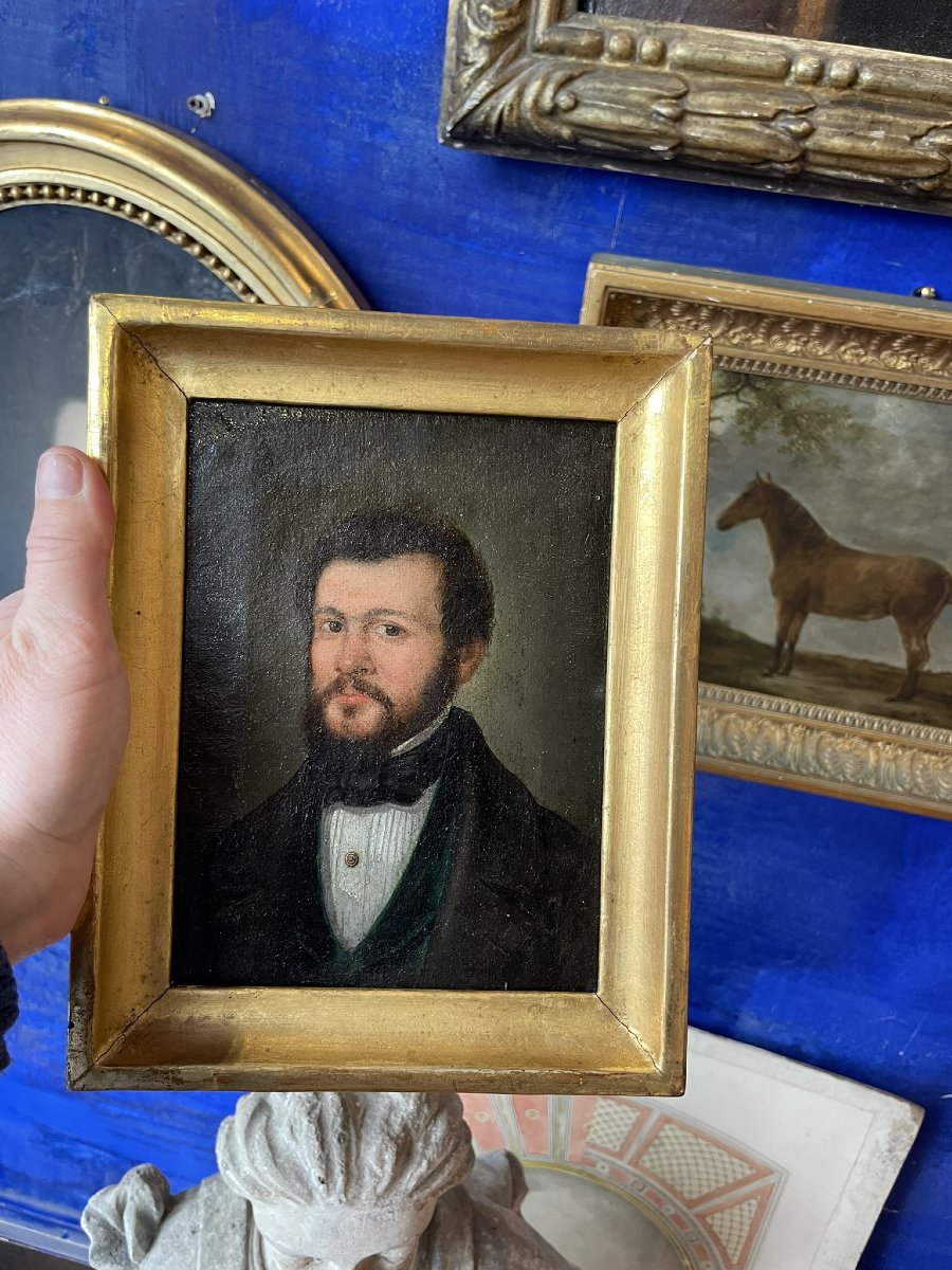 Ritratto di gentiluomo con gilet verde e cravatta a fiocco, circa 1825-1835-photo-2