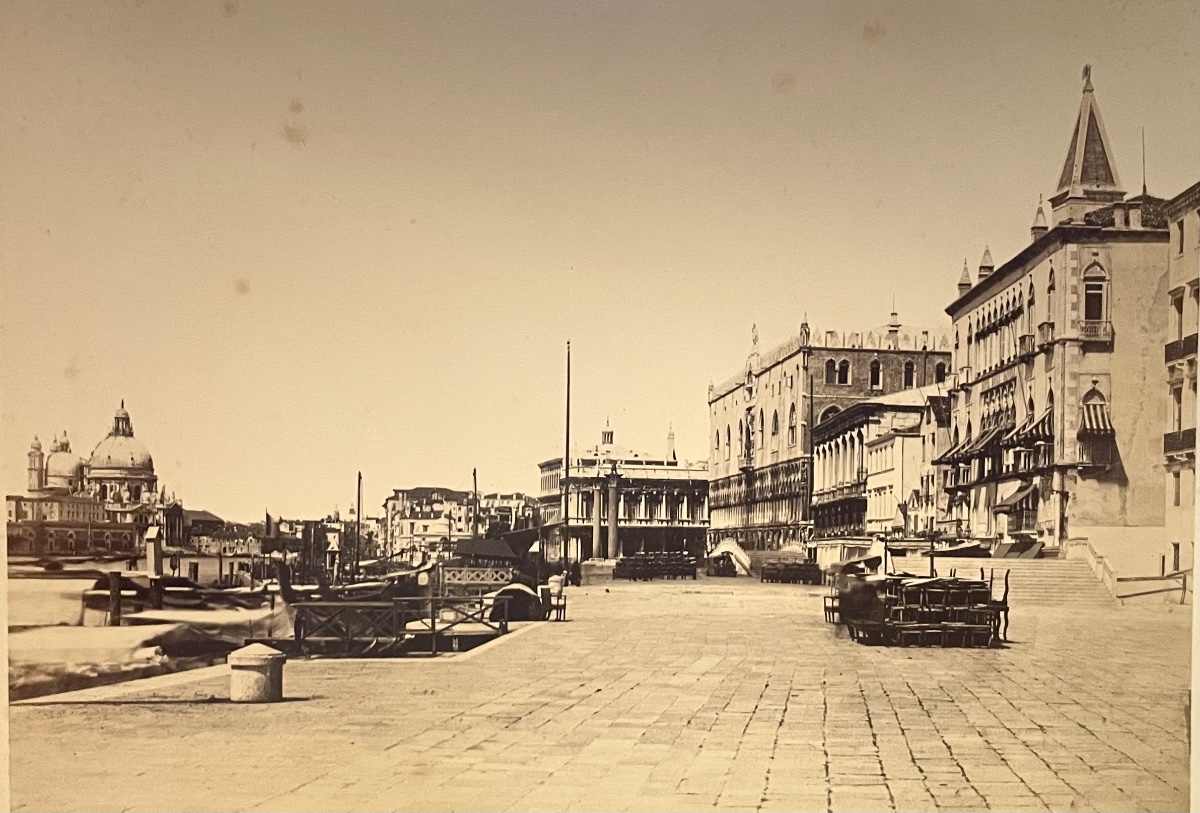 Venezia, Hotel Danieli e Riva degli Schiavoni – Grande fotografia d’epoca, circa 1890-1905  