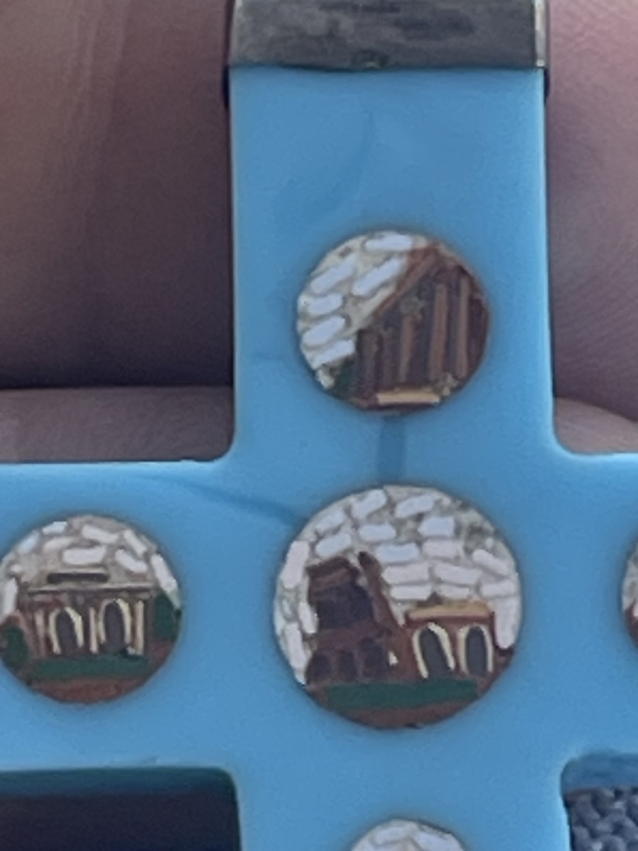 Croce in micromosaico su pasta vitrea azzurra con monumenti dell’antica Roma, metà XIX secolo  -photo-2