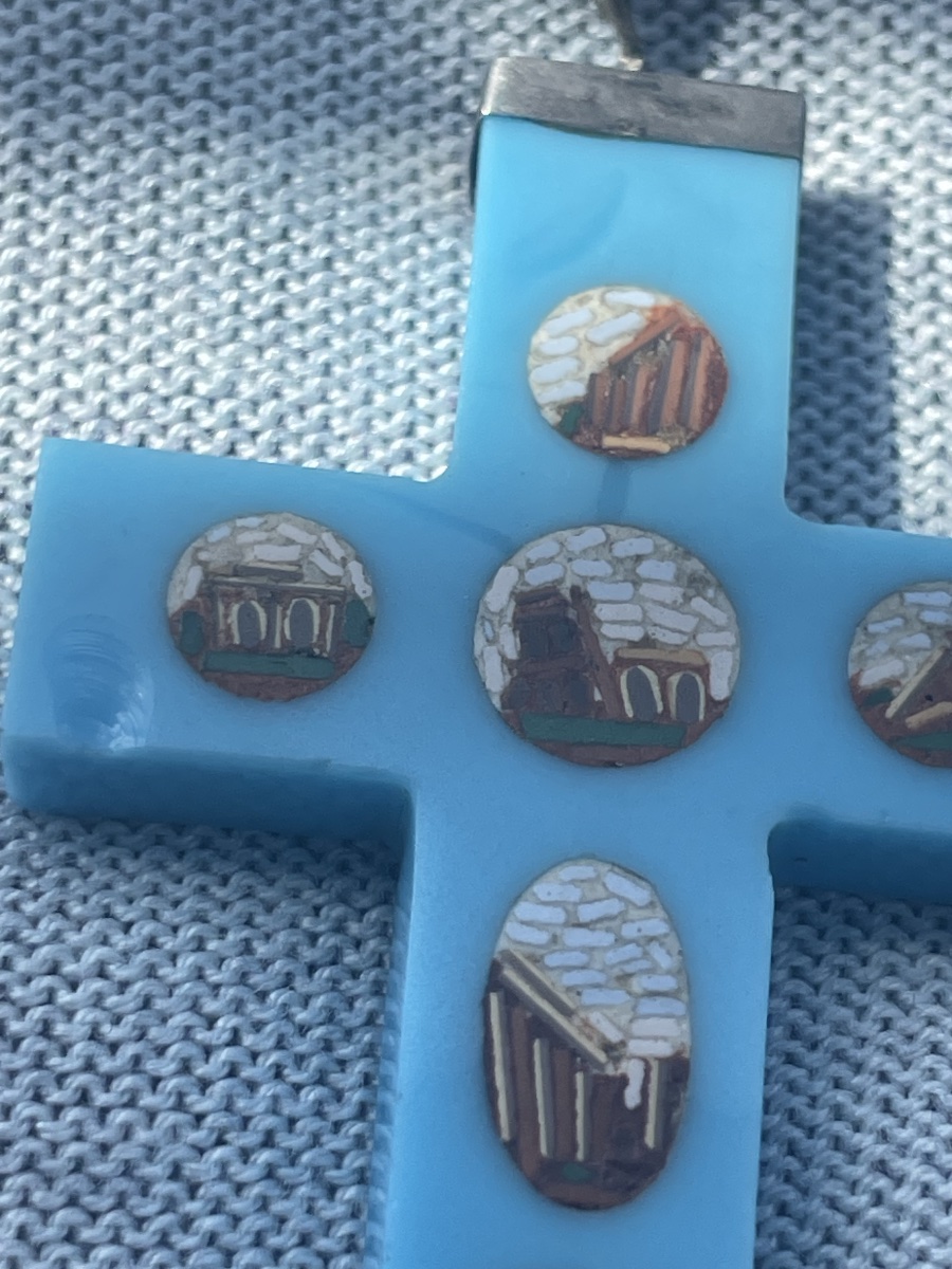 Croce in micromosaico su pasta vitrea azzurra con monumenti dell’antica Roma, metà XIX secolo  -photo-4