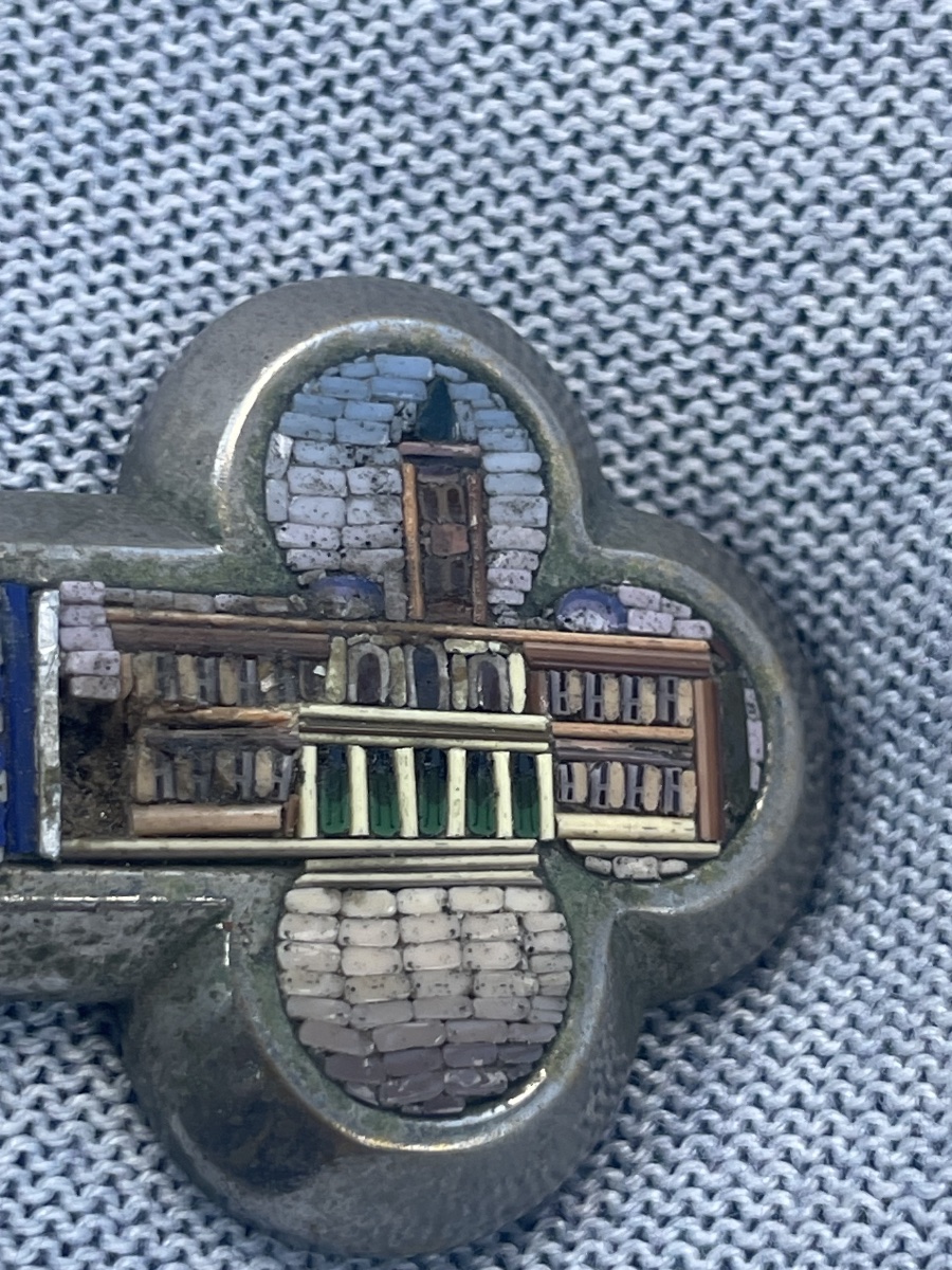 Croce in micromosaico con le chiese di Roma, XIX secolo, 19 × 10 cm  -photo-1