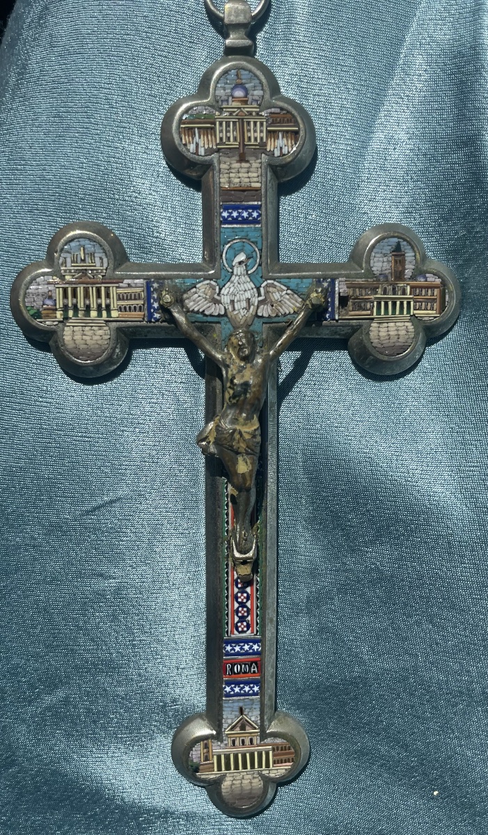 Croce in micromosaico con le chiese di Roma, XIX secolo, 19 × 10 cm  