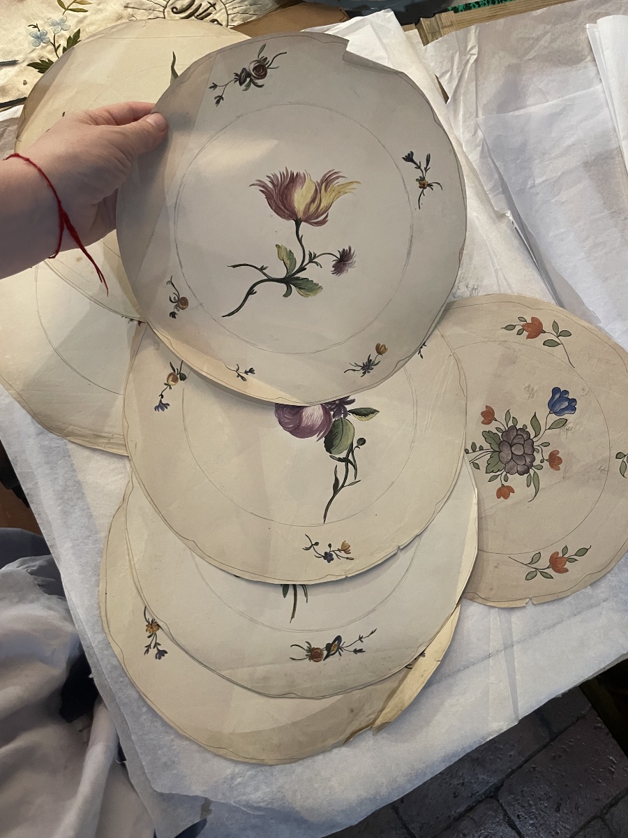Sette disegni di decori floreali per piatti in ceramica,, da modelli del XVIII secolo-photo-2