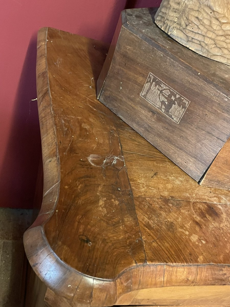 Cassettone in noce e radica con angoli sagomati, Toscana, fine XVII – inizi XVIII secolo  -photo-4
