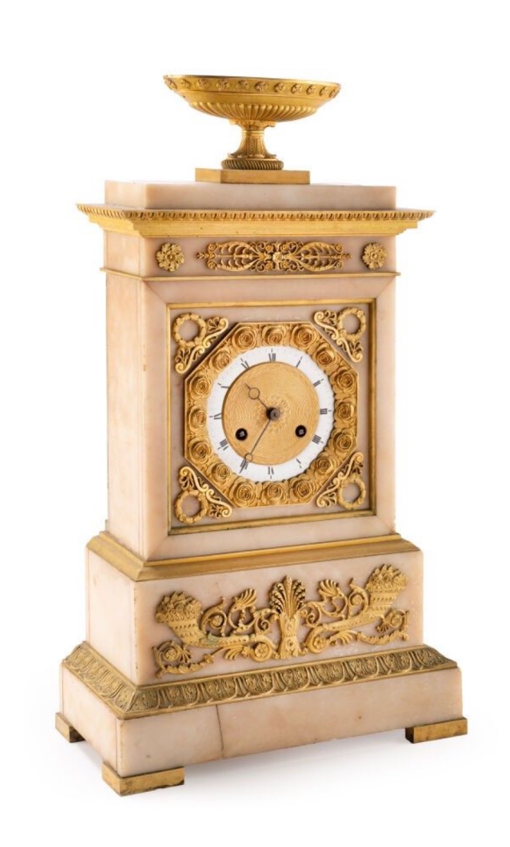 Orologio Carlo X in alabastro e bronzo dorato, quadrante con ghirlanda di rose, circa 1825-photo-6