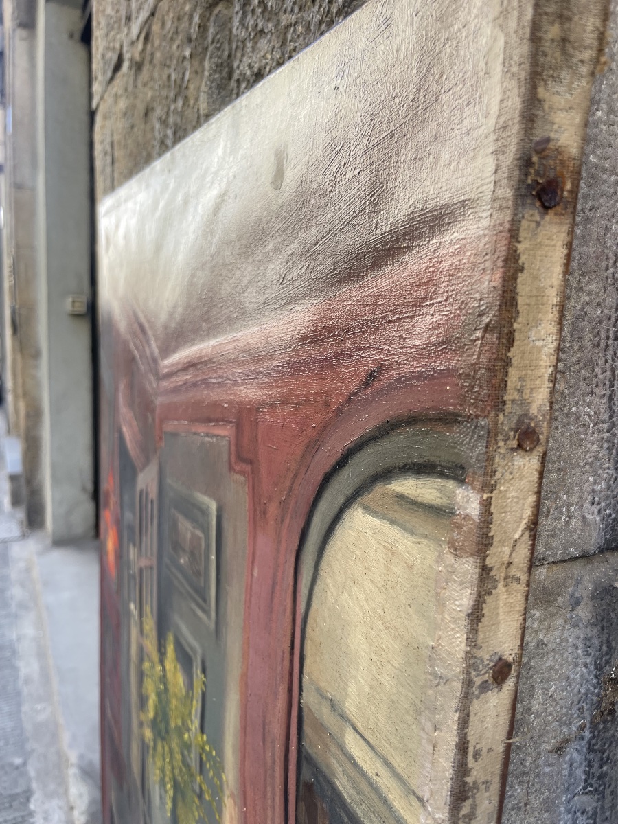 Interno di appartamento francese con grandi finestre, mobile rosso e mimose, ca. 1930 -photo-5