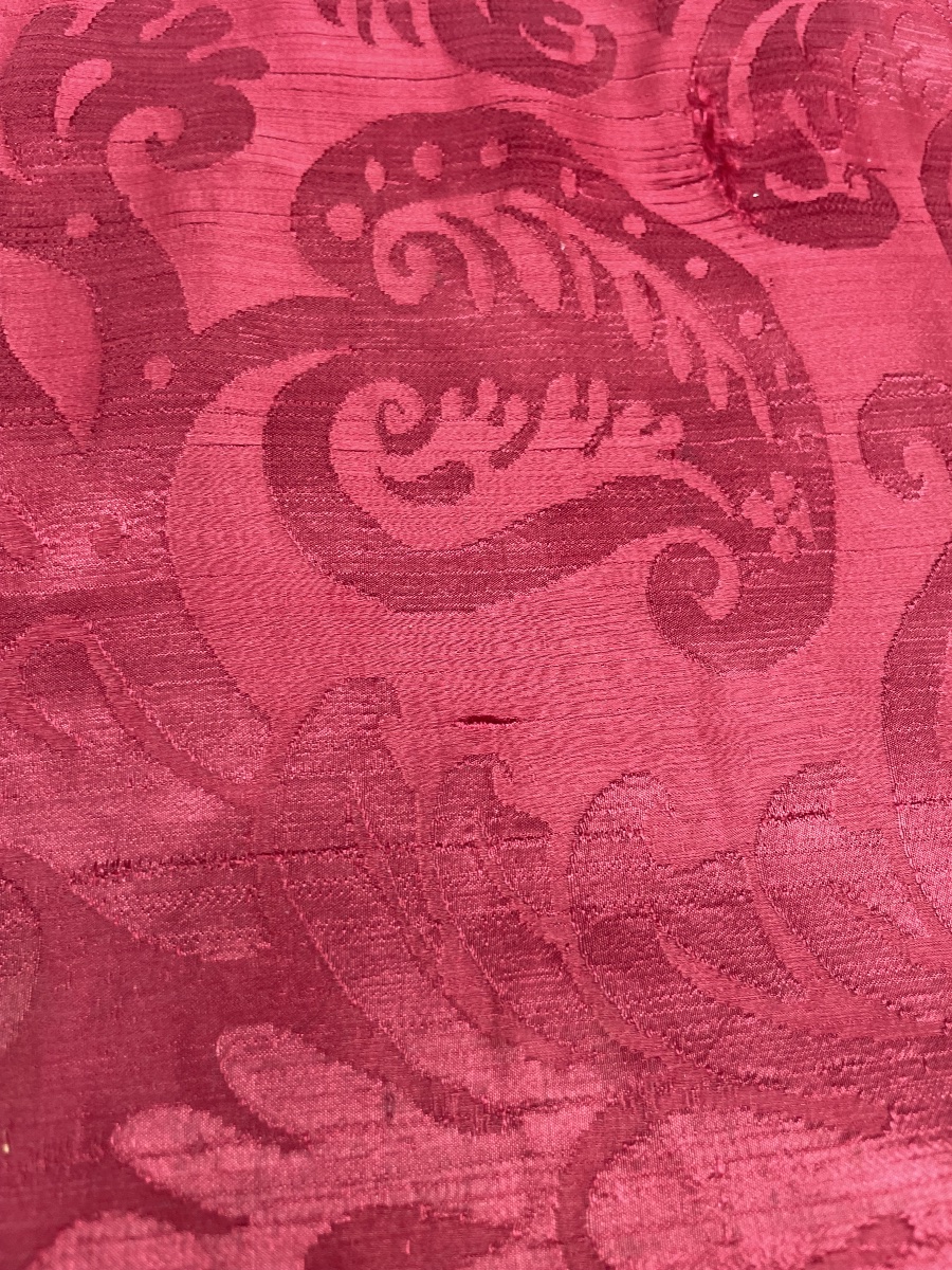 Damasco di seta con vasi, melograni e garofani, Italia, XVII secolo, 148 × 63 cm  -photo-3