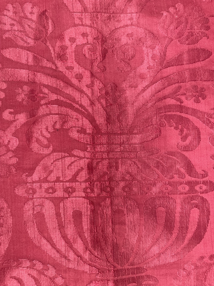 Damasco di seta con vasi, melograni e garofani, Italia, XVII secolo, 148 × 63 cm  -photo-5