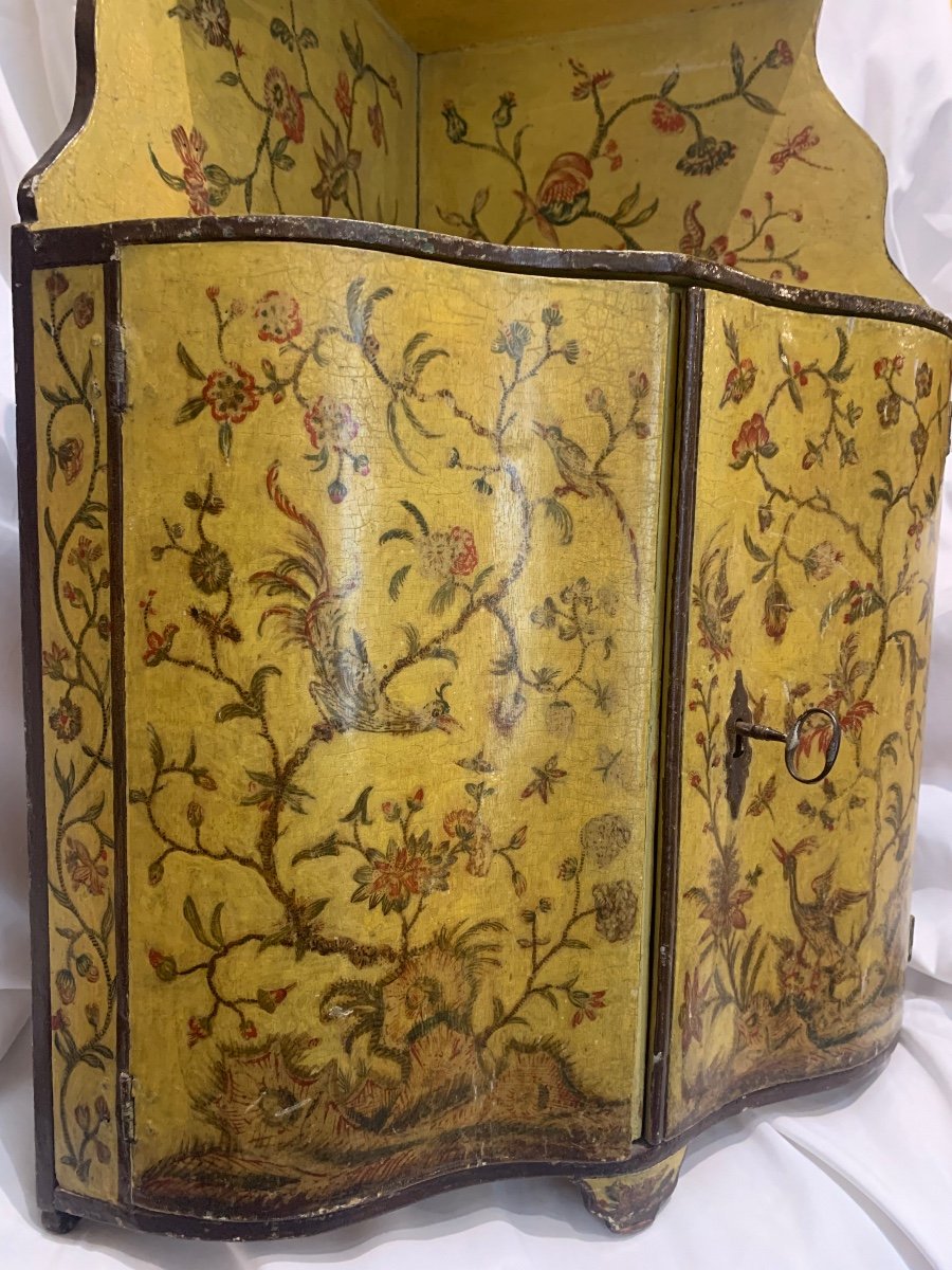 Angoliera in legno laccato e dipinto  a cineserie. XVIII secolo-photo-2