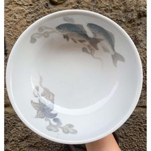 Coppa Royal Copenhagen con carpe, modello 2440 in stile Jugendstil, ca. 1925