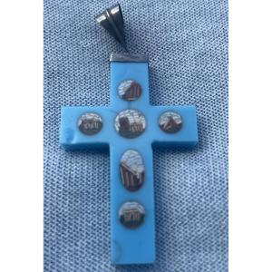 Croce in micromosaico su pasta vitrea azzurra con monumenti dell’antica Roma, metà XIX secolo  
