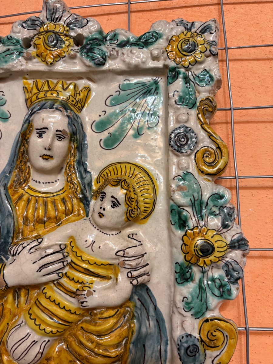 Targa in Maiolica policroma  raff. Madonna con Bambino -photo-2