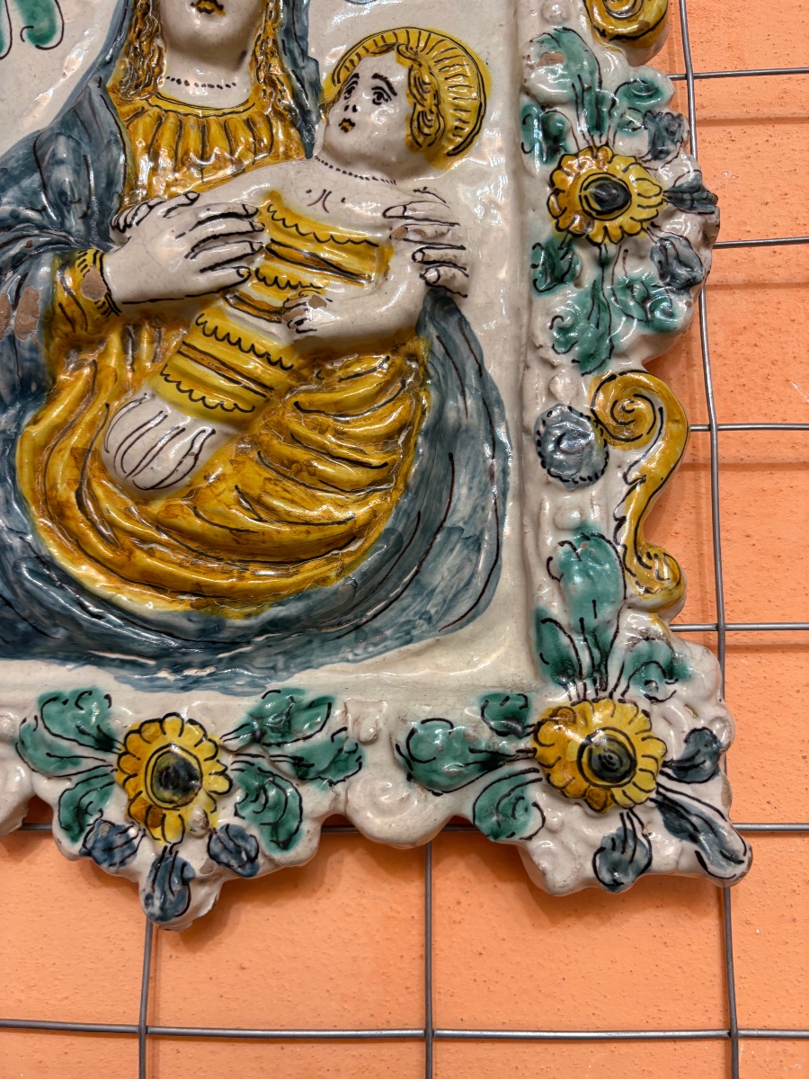 Targa in Maiolica policroma  raff. Madonna con Bambino -photo-3