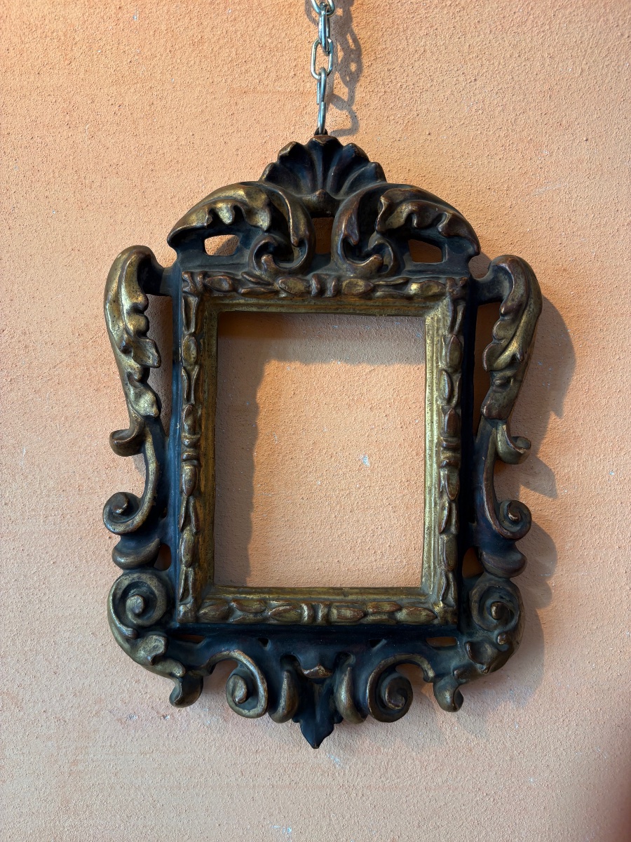 Cornice intagliata Nera e Dorata .  Emilia Sec . XVIII . Stato Ottimo 