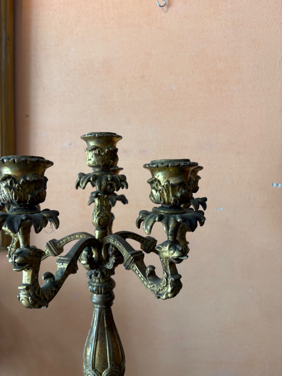 Candelabro  a 6 luci in legno intagliato e Dorato con  basamento laccato a finto marmo -photo-1