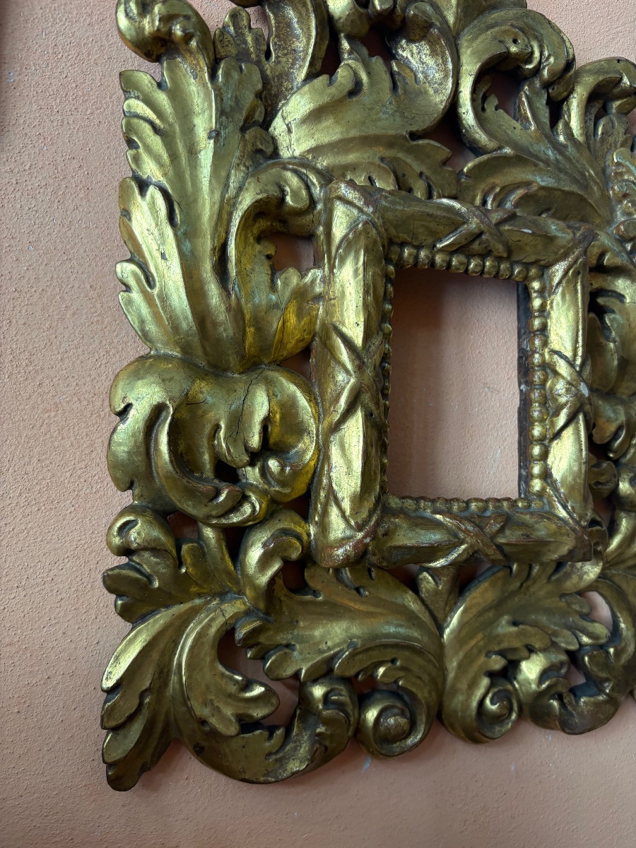 Cornice in legno intagliato e Dorato . -photo-1