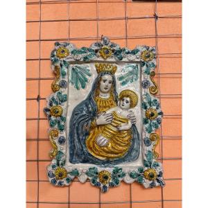 Targa in Maiolica policroma  raff. Madonna con Bambino 