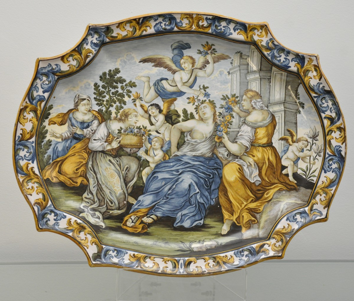 Grande vassoio in maiolica di Castelli di Carmine Gentile XVIII sec.