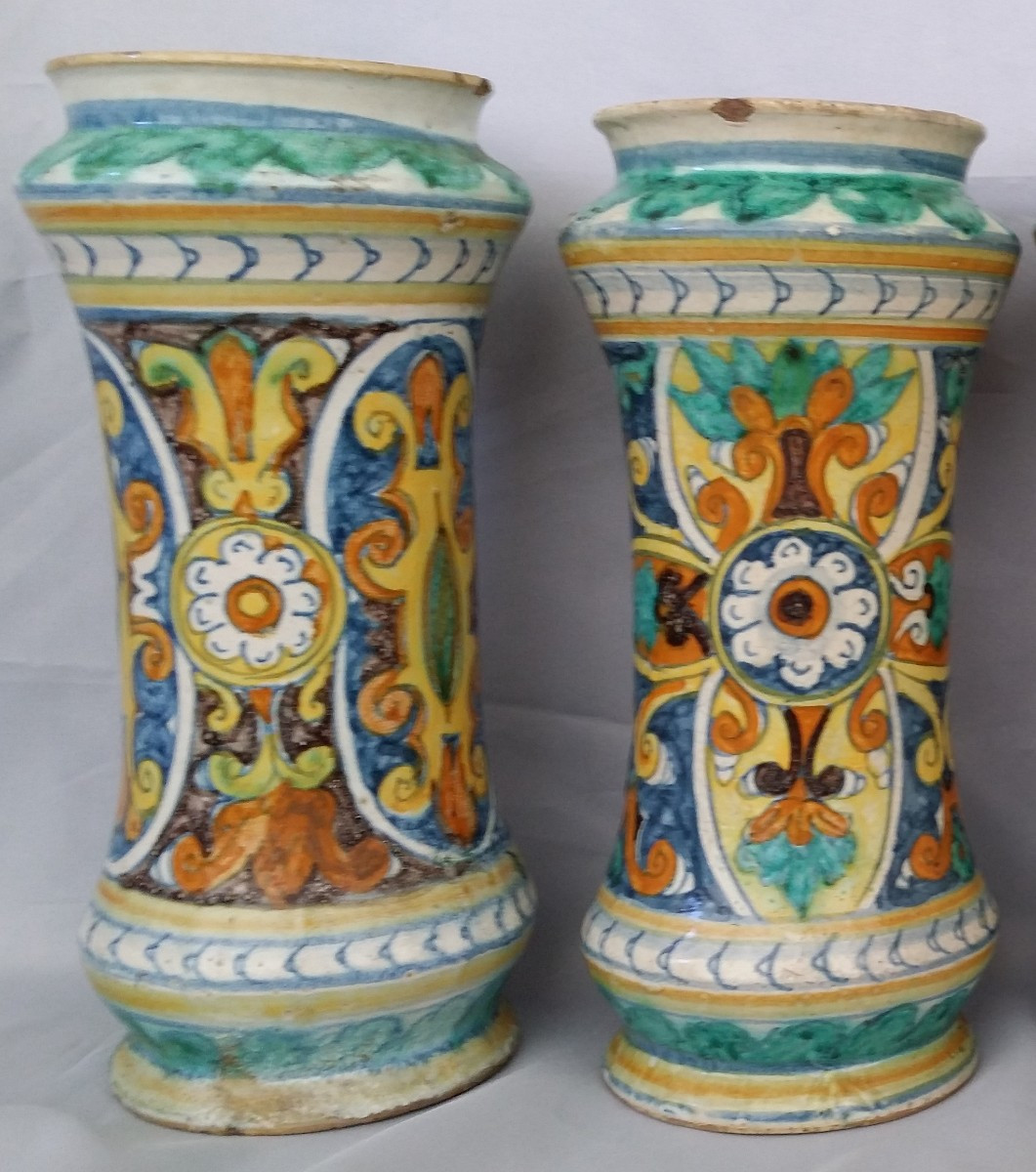 Coppia di albarelli in maiolica di Sciacca-photo-2