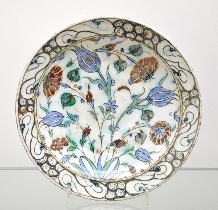 Piatto in maiolica di Iznik