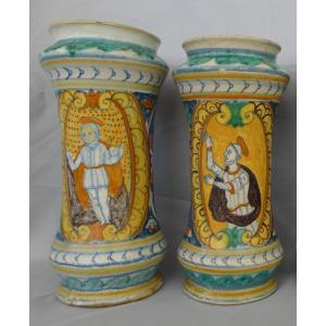 Coppia di albarelli in maiolica di Sciacca