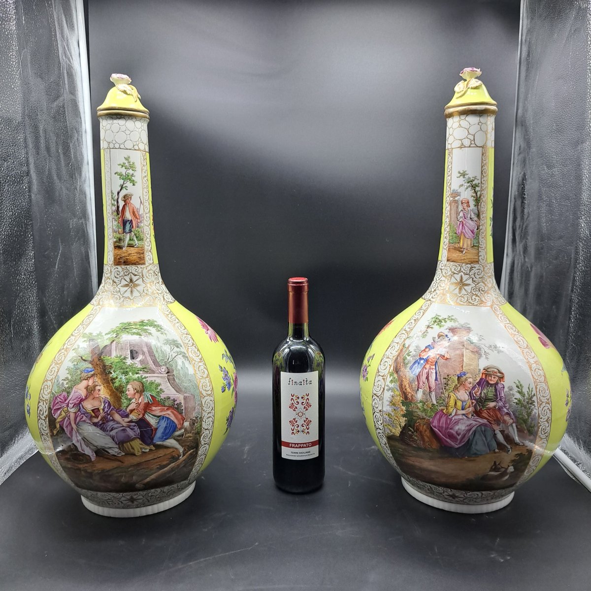 GRANDE COPPIA DI VASI CON COPERCHIO DEL XIX SECOLO PRODUZIONE DI MEISSEN-photo-1