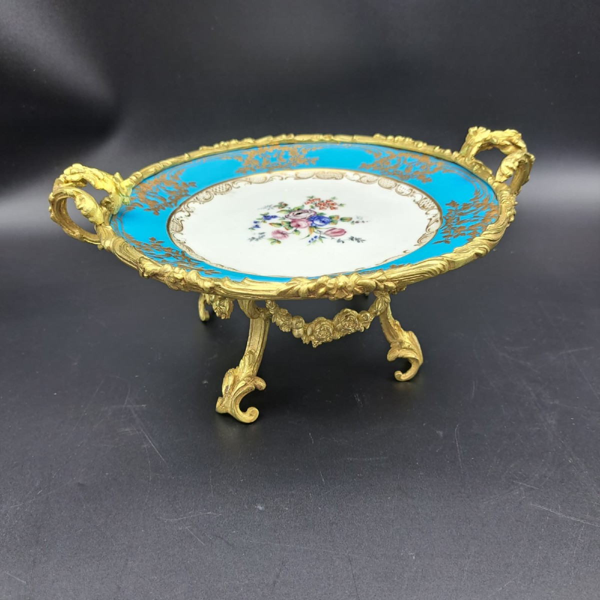 CENTROTAVOLA IN PORCELLANA DI SEVRES E BRONZO DORATO XIX SECOLO NAPOLEONE III