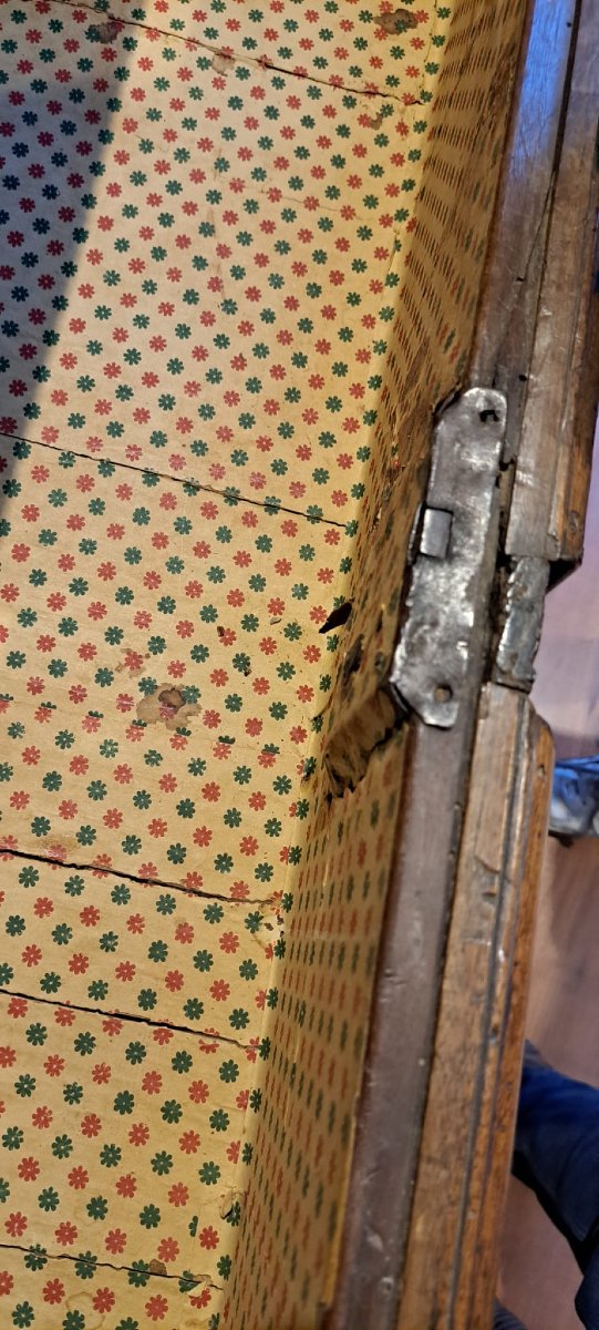 CASSETTONE A BAMBOCCI IN NOCE DELLA FINE DEL XVII SECOLO-photo-5