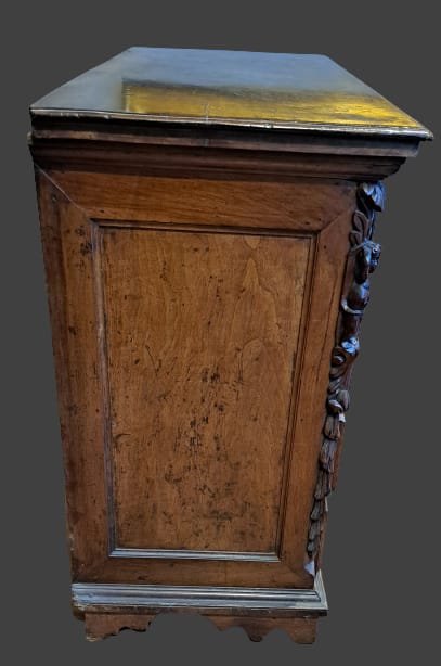 CASSETTONE A BAMBOCCI IN NOCE DELLA FINE DEL XVII SECOLO-photo-7