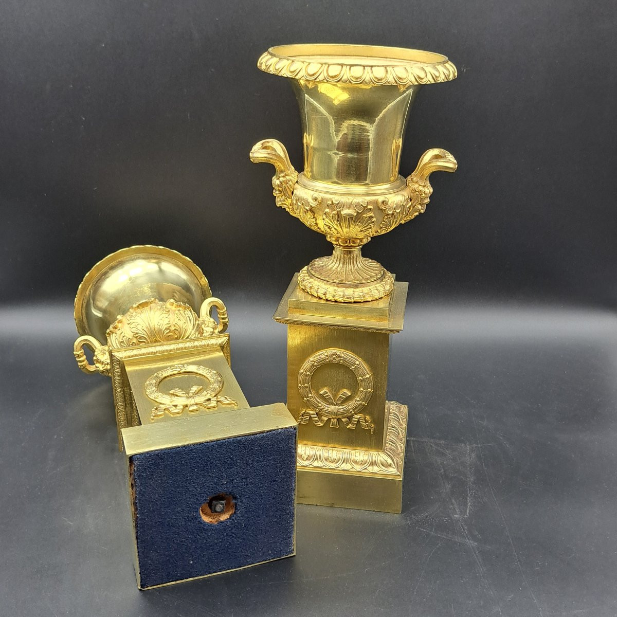 COPPIA DI VASI MEDICEI IN BRONZO DORATO DEL XIX SECOLO-photo-1