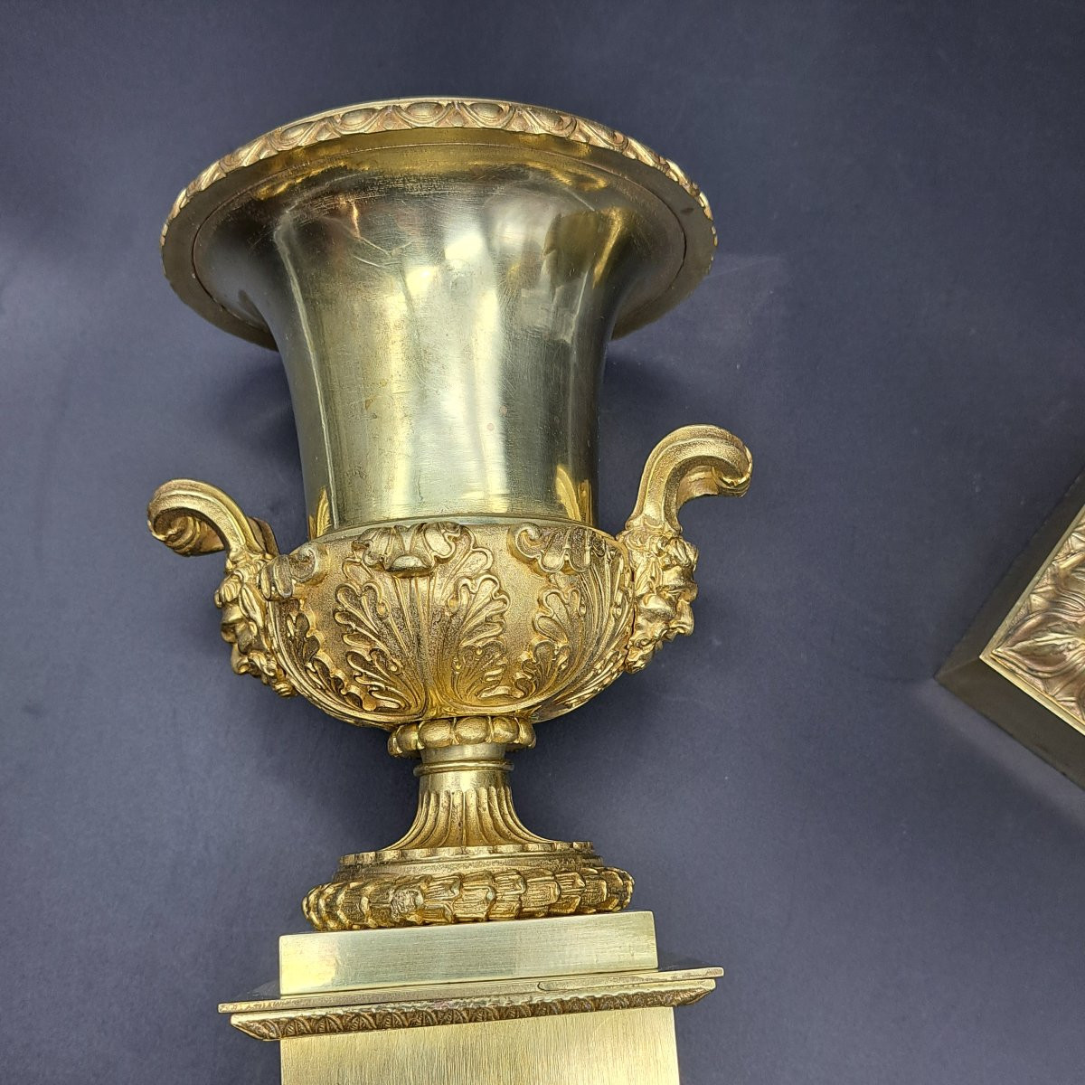 COPPIA DI VASI MEDICEI IN BRONZO DORATO DEL XIX SECOLO-photo-2