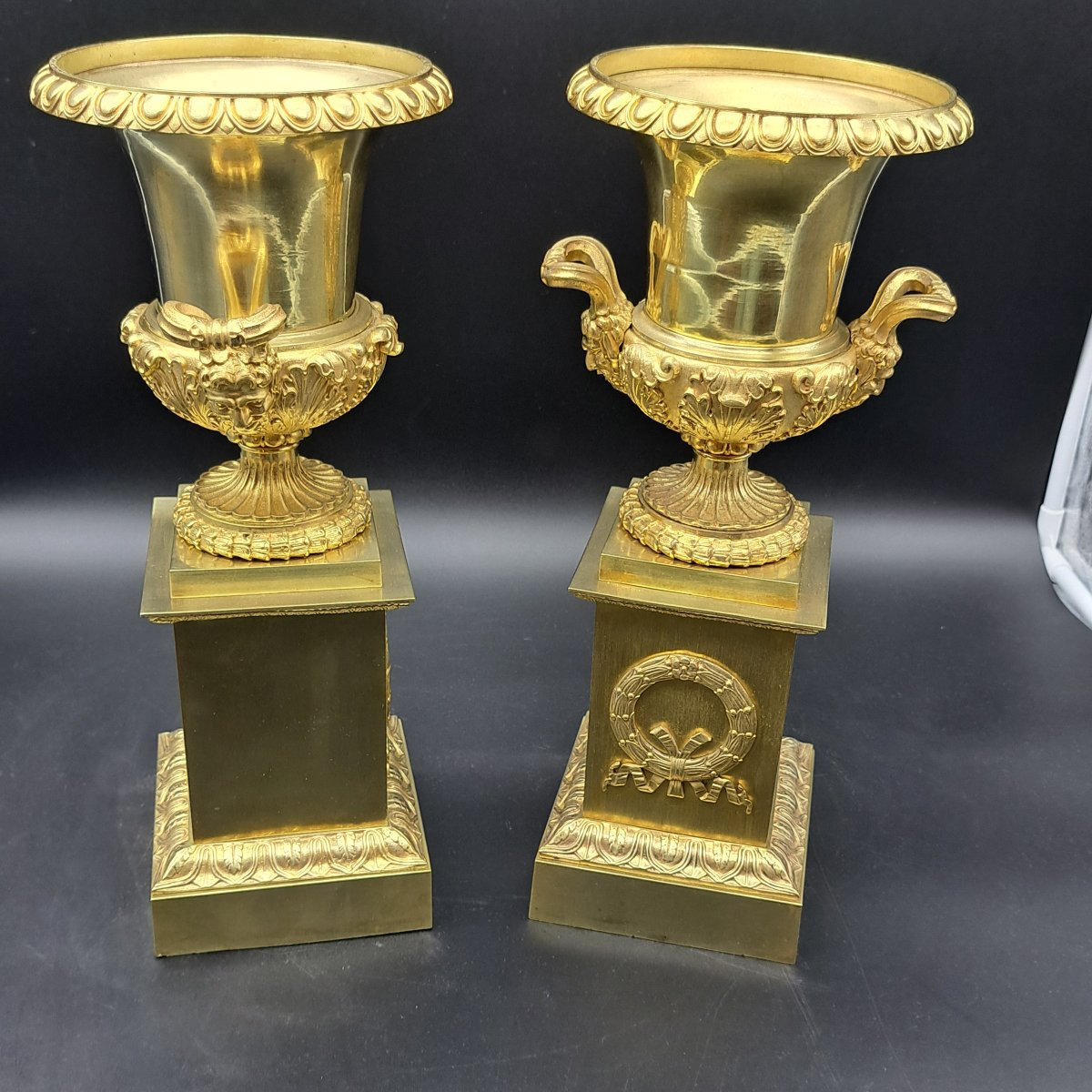COPPIA DI VASI MEDICEI IN BRONZO DORATO DEL XIX SECOLO-photo-4
