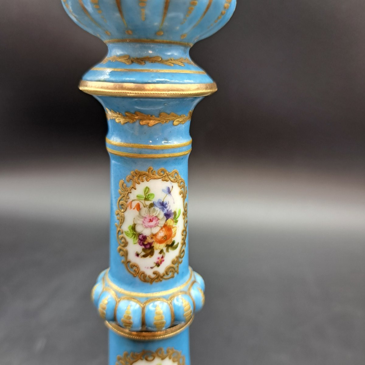 CANDELABRO IN PORCELLANA DI SEVRES DELLA SECONDA META' DEL XIX SECOLO-photo-3