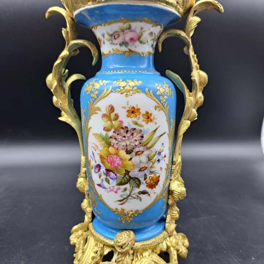 COPPIA DI VASI SEVRES CON MONTATURA IN BRONZO DORATO DEL XIX SECOLO-photo-5