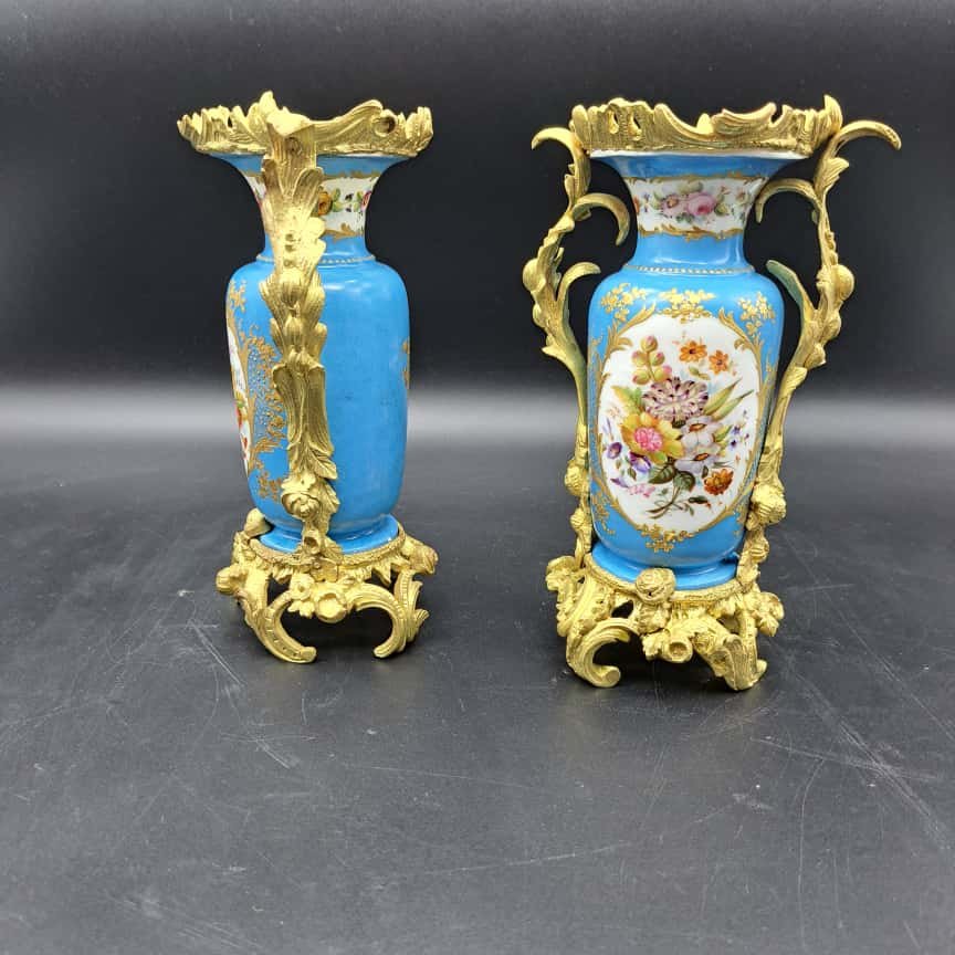 COPPIA DI VASI SEVRES CON MONTATURA IN BRONZO DORATO DEL XIX SECOLO-photo-7