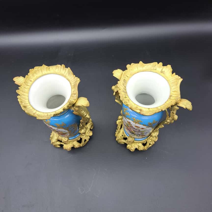 COPPIA DI VASI SEVRES CON MONTATURA IN BRONZO DORATO DEL XIX SECOLO-photo-8