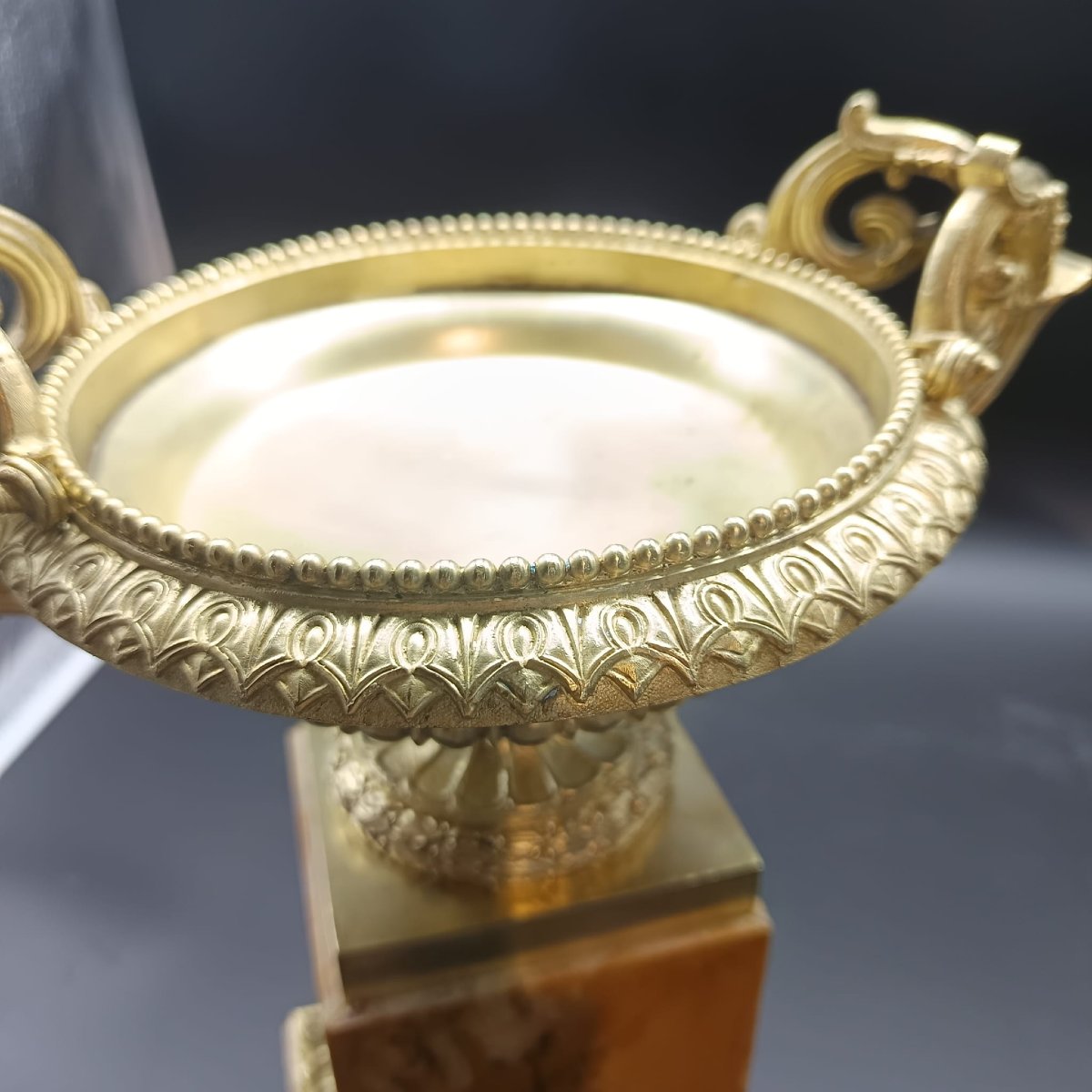 COPPIA DI ALZATE IN BRONZO DORATO E MARMO EPOCA CARLO X.-photo-4