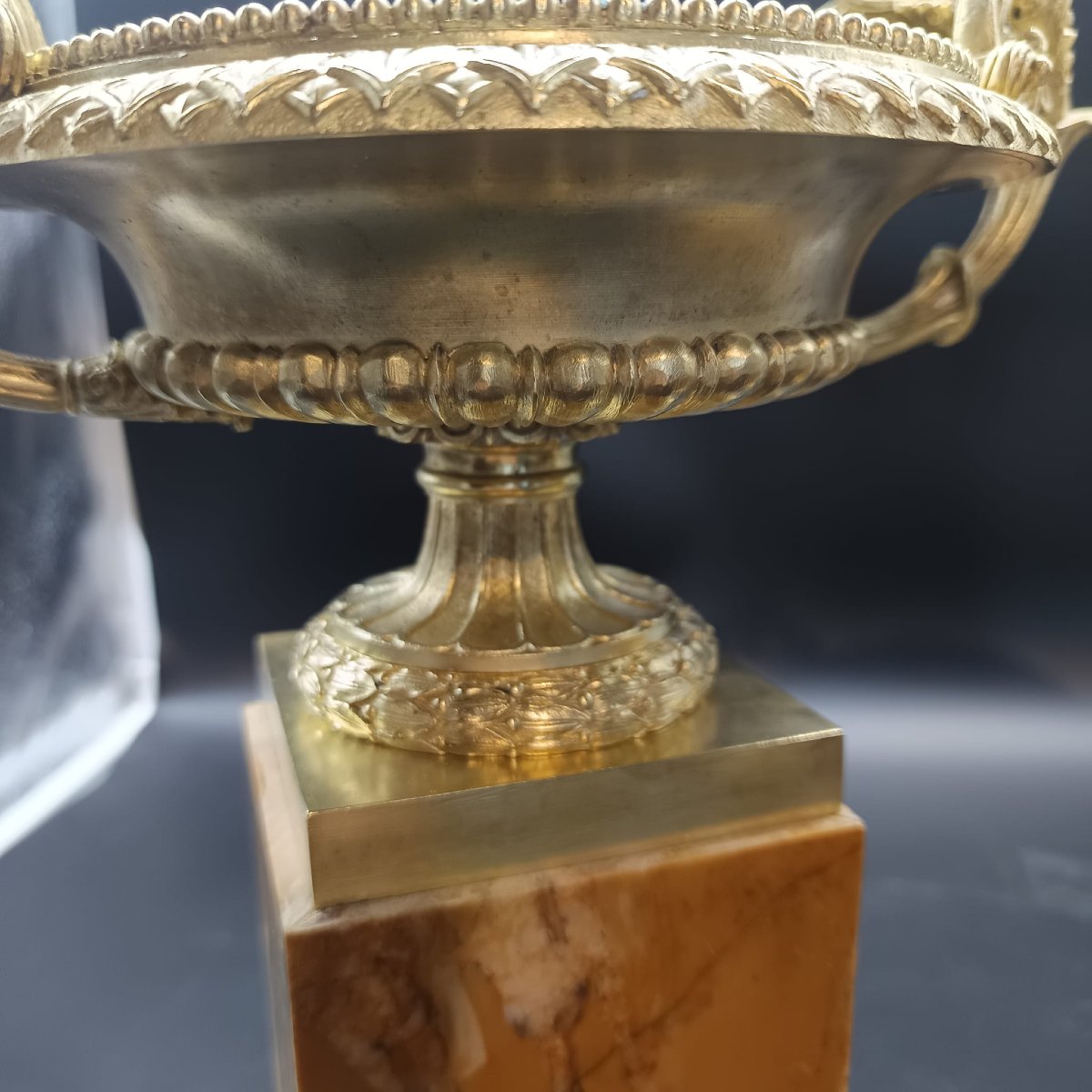 COPPIA DI ALZATE IN BRONZO DORATO E MARMO EPOCA CARLO X.-photo-6