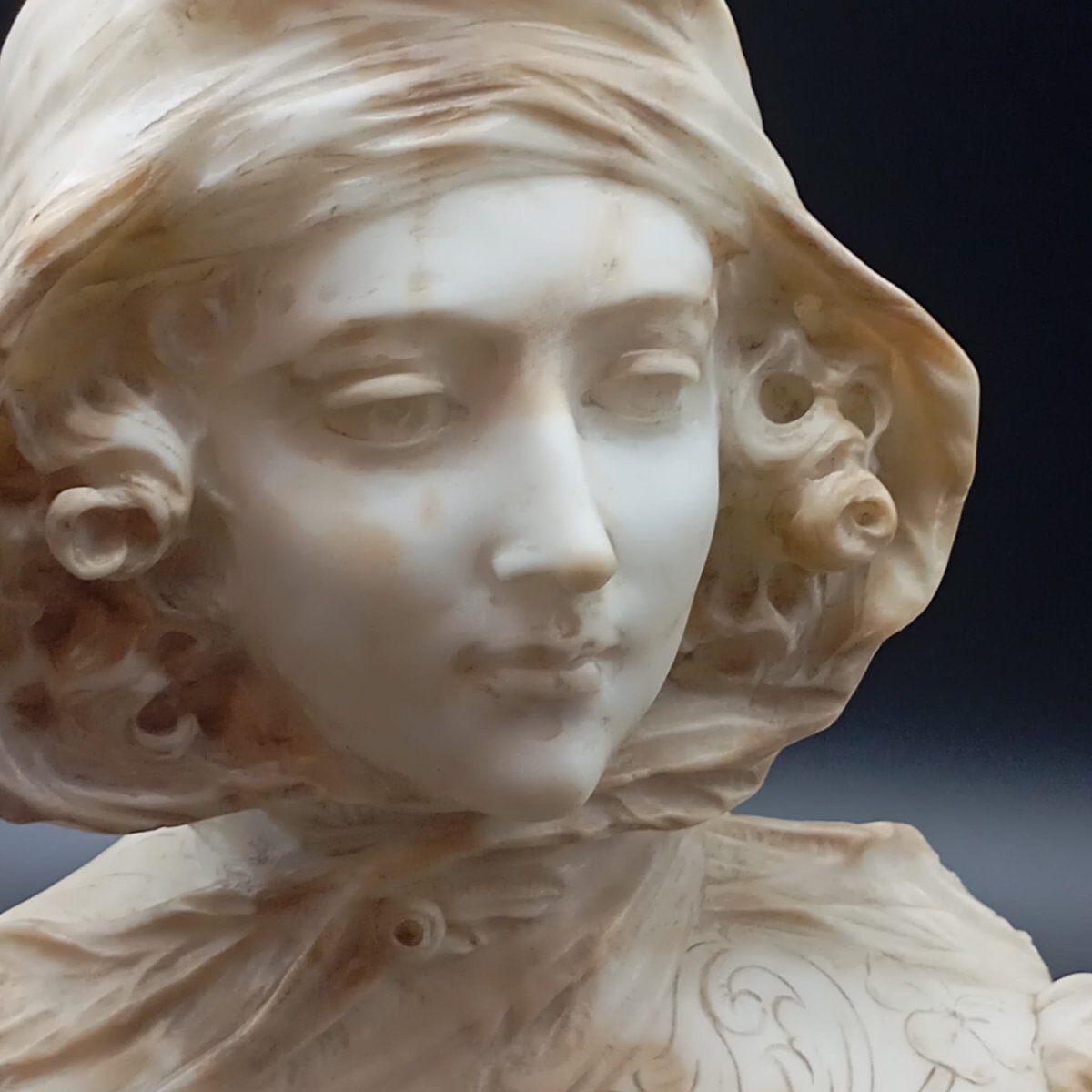 MEZZOBUSTO DI GIOVANE DONNA DELLA FINE DEL XIX SECOLO-photo-3